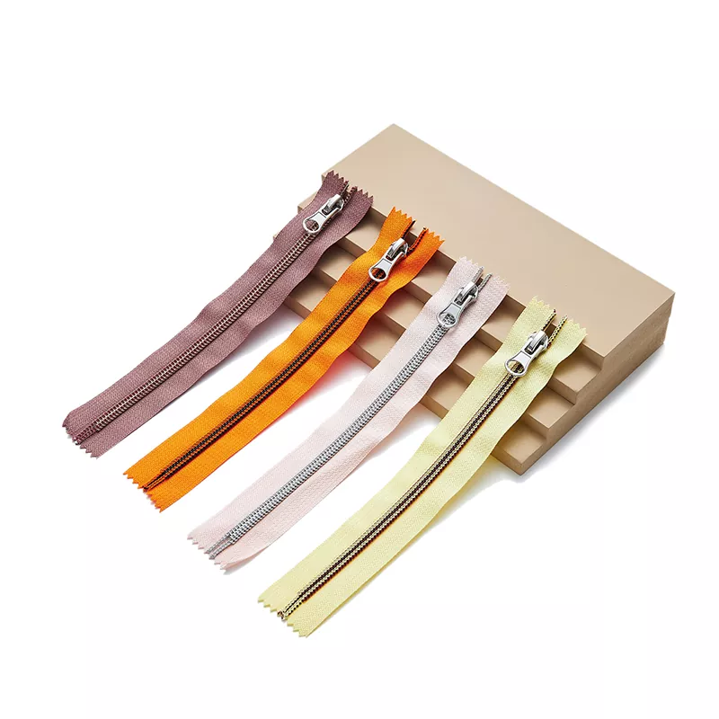 Cerniera rivestita in nylon