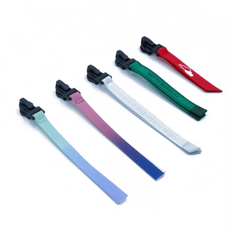 Estrattore per nastro in nylon