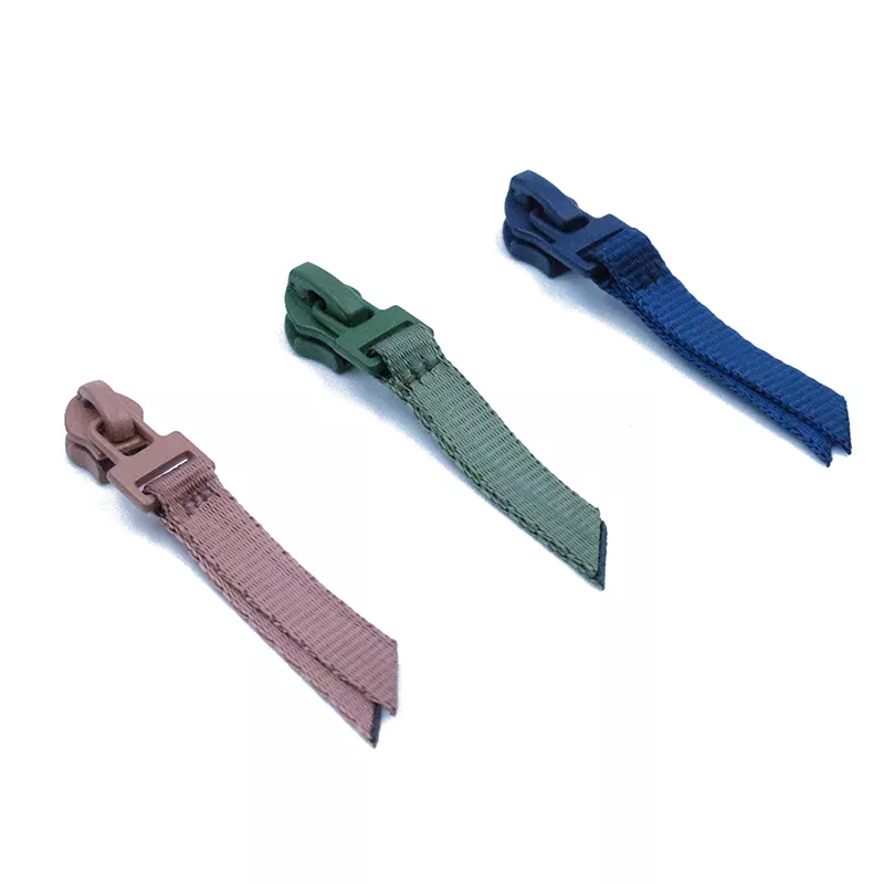 Estrattore per fettuccia in nylon