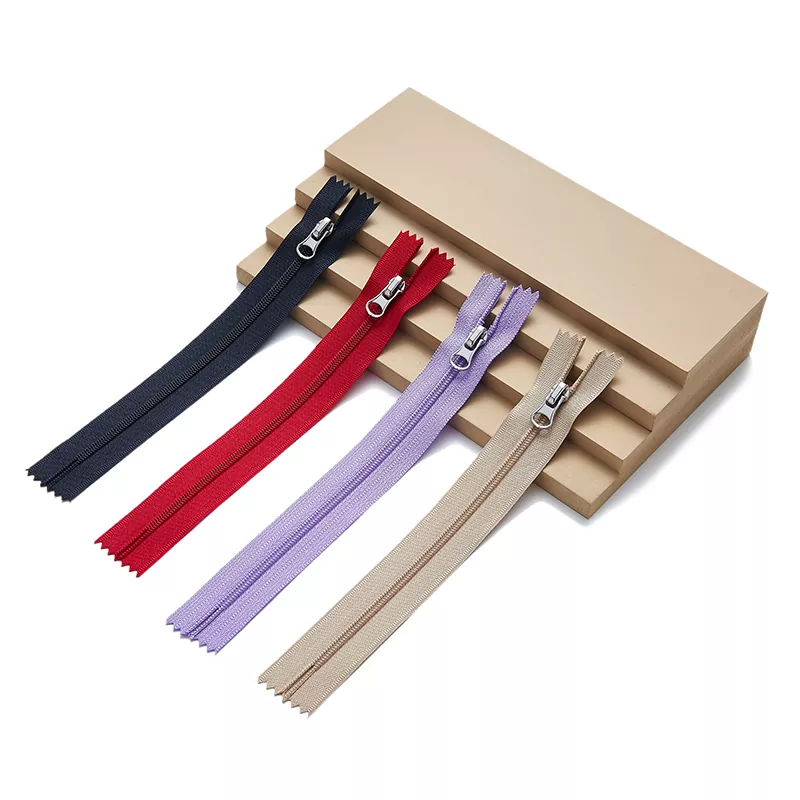 Cerniera in nylon standard